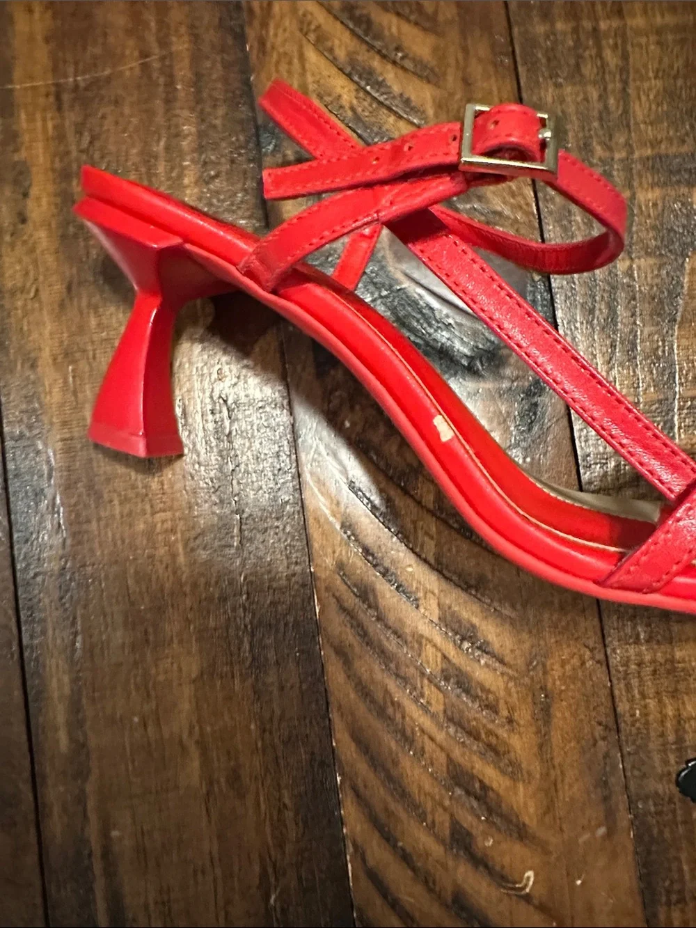 Gianni Bini GB Vibrant Red Strappy Mid Heel Sandals Size 7.5 NWOB